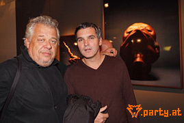 Party.at - Photos: 'More Nudes' Andreas H. Bitesnich ( Achtung : nude