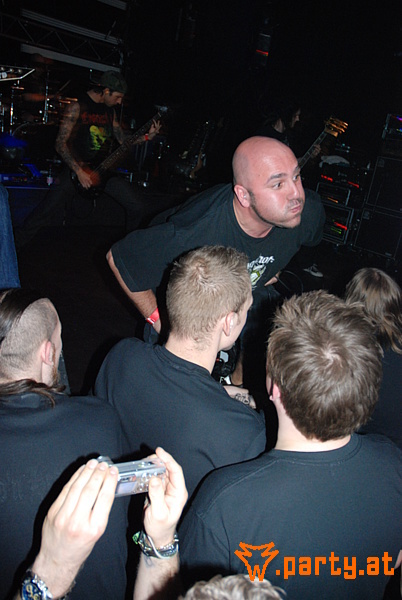 Bild 23 - Heaven Shall Burn "Defending Sparta" PART I: Cataract, Days Of Loss, ((szene)) Bild 23