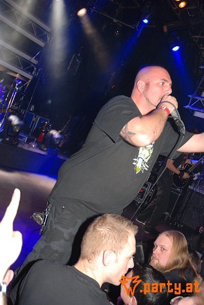 Bild 26 - Heaven Shall Burn "Defending Sparta" PART I: Cataract, Days Of Loss, ((szene)) Bild 26