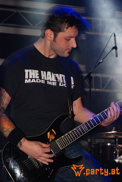 Bild 29 - Heaven Shall Burn "Defending Sparta" PART I: Cataract, Days Of Loss, ((szene)) Bild 29