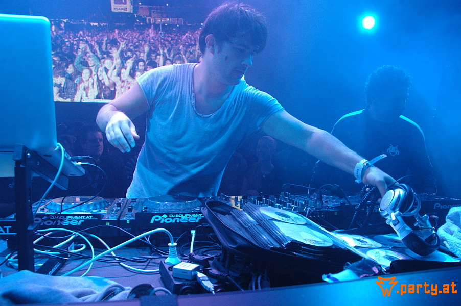 Bild 191 - Sebastien B. Benett, Puls 4-Insel, Radio-Energy-Bühne, Donauinselfest 2011 Bild 191