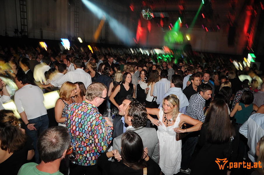 Bild 37 - Discofieber, Halle E im MQ Bild 37