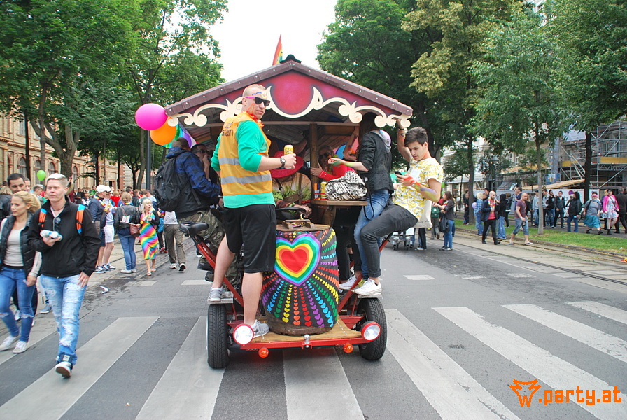 Bild 125 - 20. Regenbogenparade, Wiener Ringstraße Bild 125