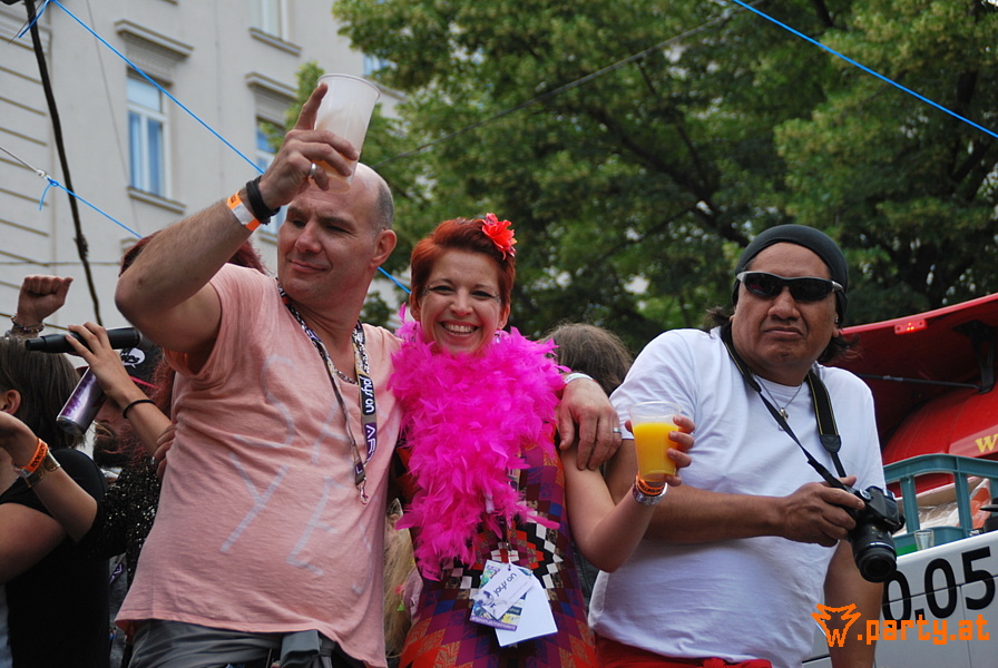 Bild 131 - 20. Regenbogenparade, Wiener Ringstraße Bild 131