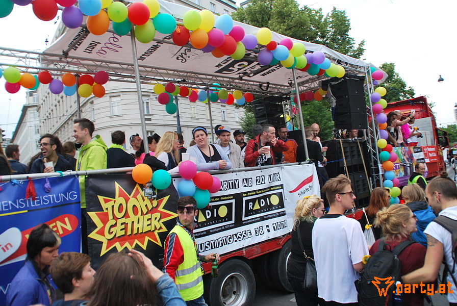 Bild 132 - 20. Regenbogenparade, Wiener Ringstraße Bild 132