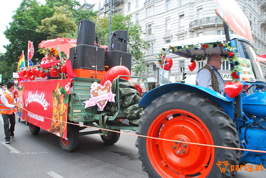 Bild 135 - 20. Regenbogenparade, Wiener Ringstraße Bild 135