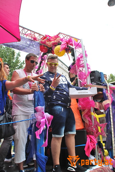 Bild 192 - 20. Regenbogenparade, Wiener Ringstraße Bild 192