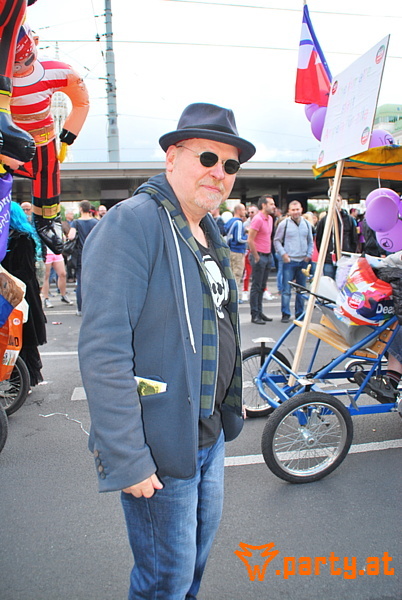 Bild 346 - 20. Regenbogenparade, Wiener Ringstraße Bild 346