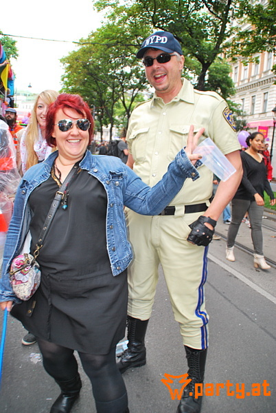 Bild 351 - 20. Regenbogenparade, Wiener Ringstraße Bild 351