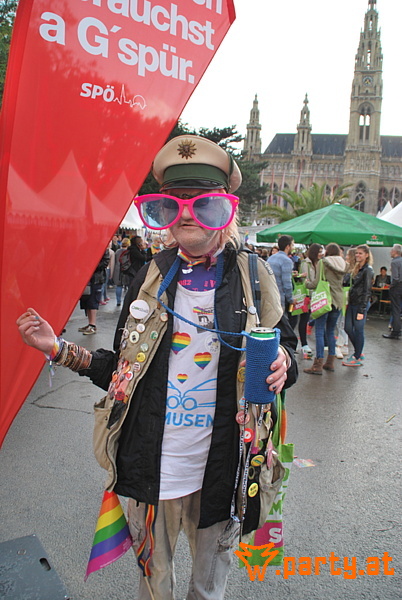 Bild 359 - 20. Regenbogenparade, Wiener Ringstraße Bild 359