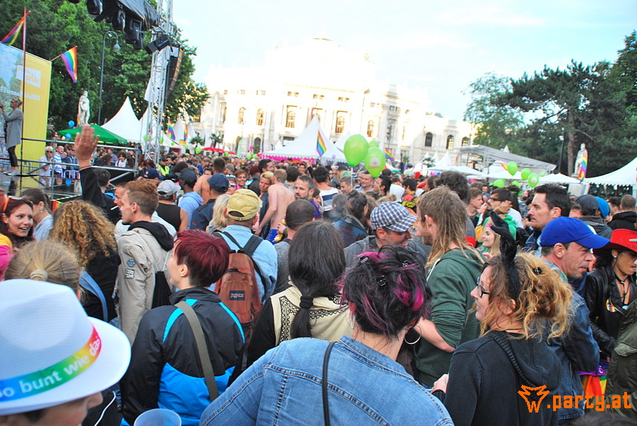 Bild 381 - 20. Regenbogenparade, Wiener Ringstraße Bild 381