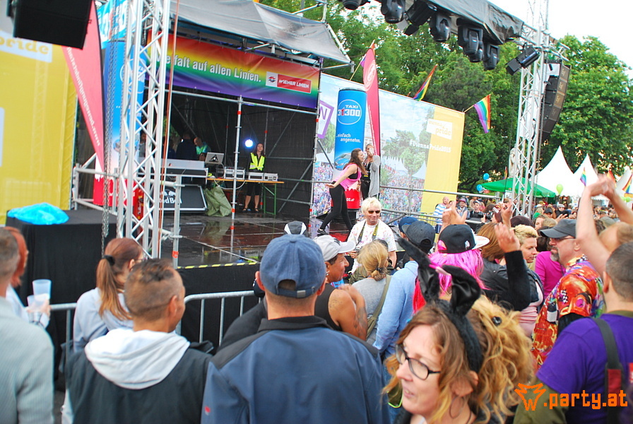 Bild 383 - 20. Regenbogenparade, Wiener Ringstraße Bild 383