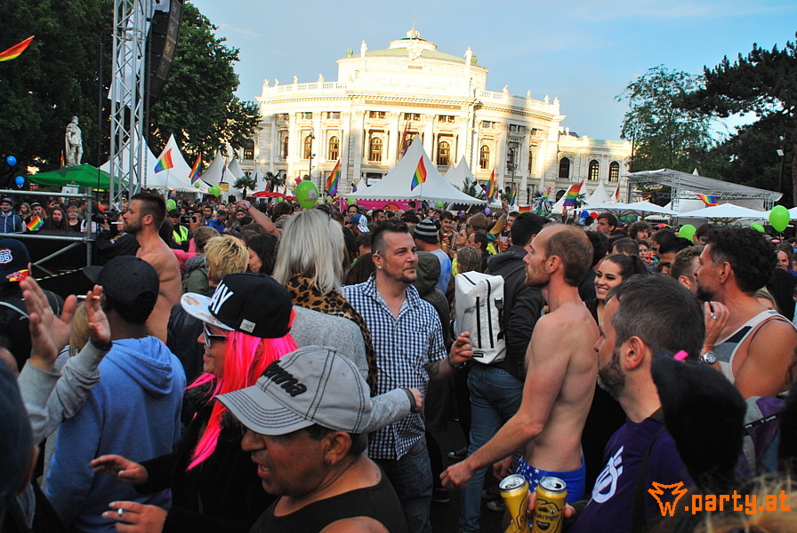 Bild 384 - 20. Regenbogenparade, Wiener Ringstraße Bild 384