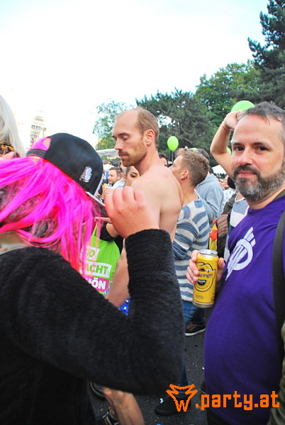 Bild 385 - 20. Regenbogenparade, Wiener Ringstraße Bild 385