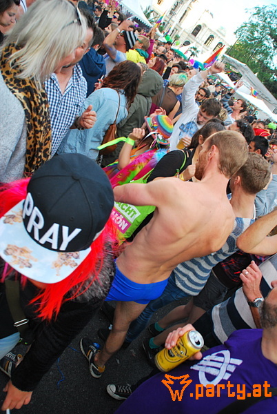 Bild 386 - 20. Regenbogenparade, Wiener Ringstraße Bild 386