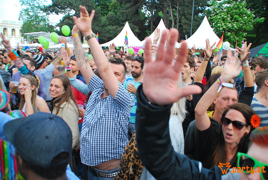 Bild 396 - 20. Regenbogenparade, Wiener Ringstraße Bild 396