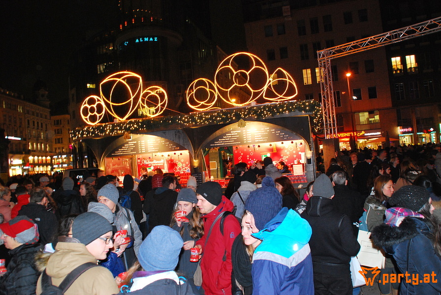 Bild 61 - Party.at Punschreprt - Weihnachtsmarkt am Stephansplatz Opening, Stephansplatz Bild 61