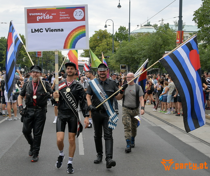 Party.at - Photos: Regenbogenparade 2018, Wiener Ringstraße