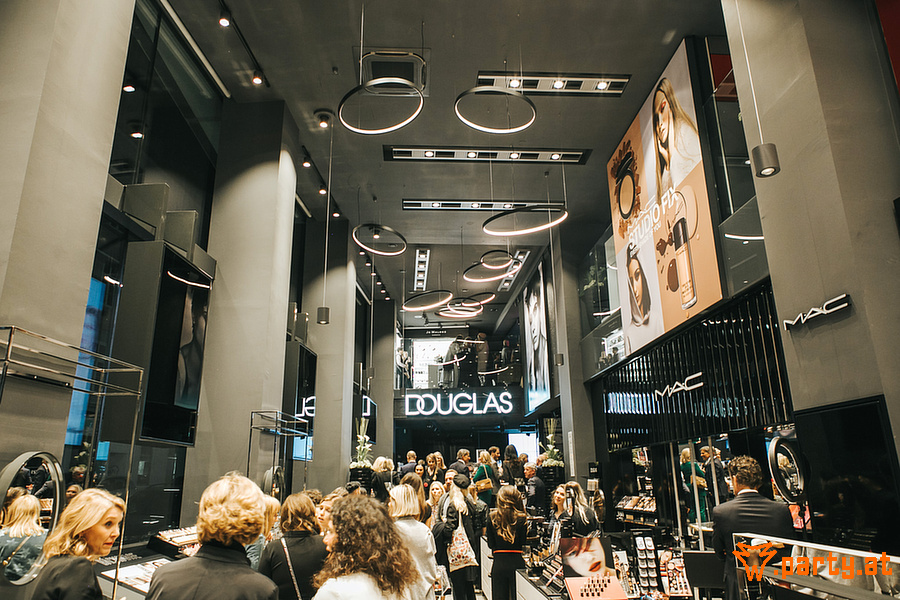 Party.at Photos House of Beauty Opening, Douglas Mariahilfer Straße 84