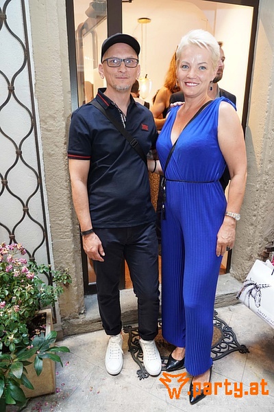 Bild 41 - LA HONG – FASHION INTO GALLERY & ART INTO BOUTIQUE, Boutique & Galerie - Am RosaRosen Hof Bild 41