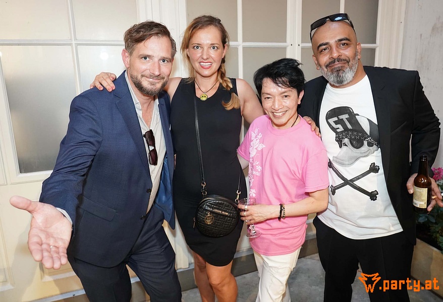 Bild 176 - LA HONG – FASHION INTO GALLERY & ART INTO BOUTIQUE, Boutique & Galerie - Am RosaRosen Hof Bild 176